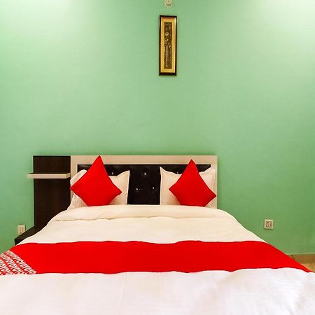 Oyo Lck1233 Rivaaj Palace لاكناو المظهر الخارجي الصورة