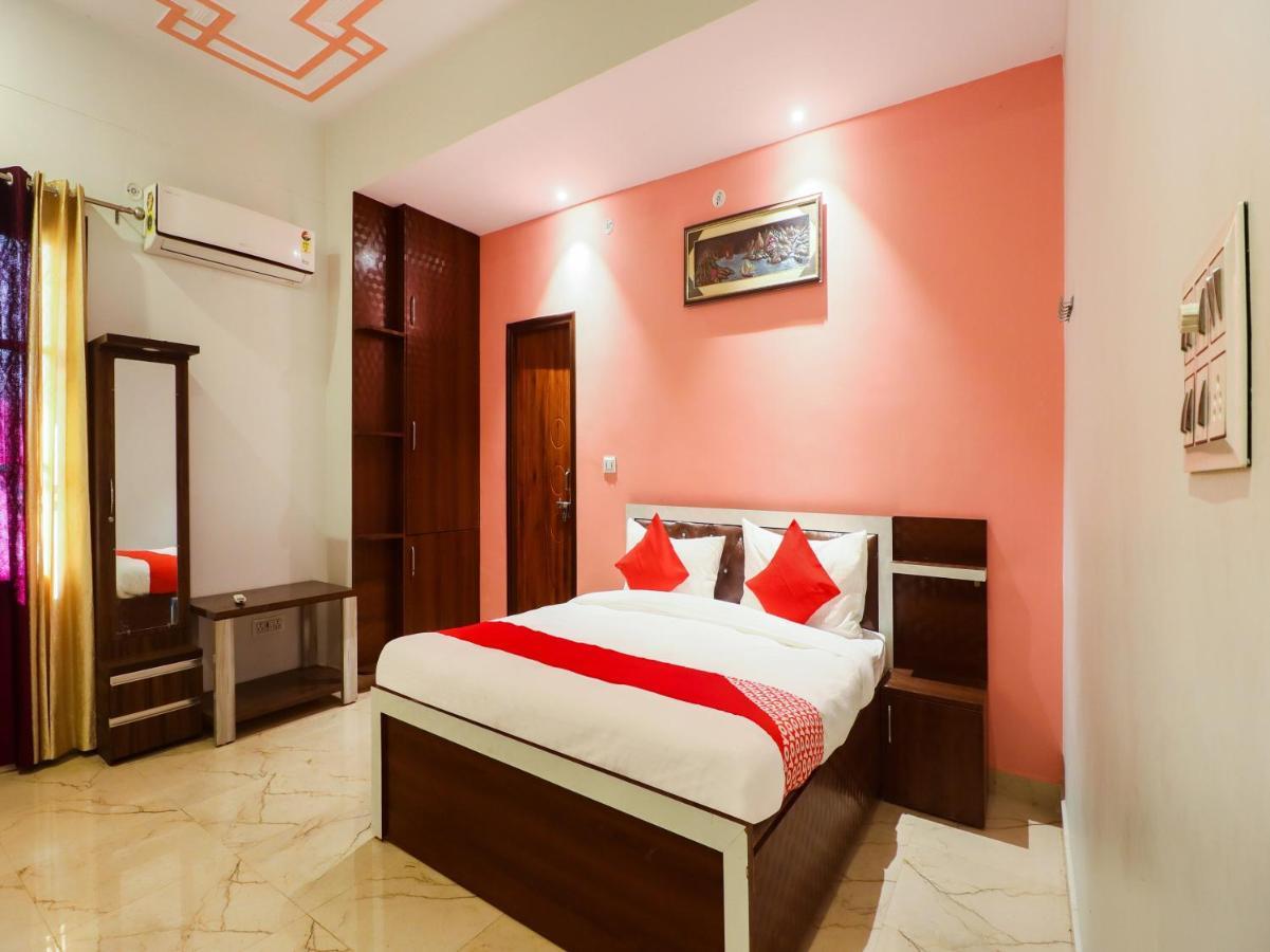 Oyo Lck1233 Rivaaj Palace لاكناو المظهر الخارجي الصورة