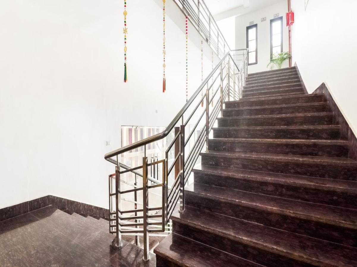 Oyo Lck1233 Rivaaj Palace لاكناو المظهر الخارجي الصورة
