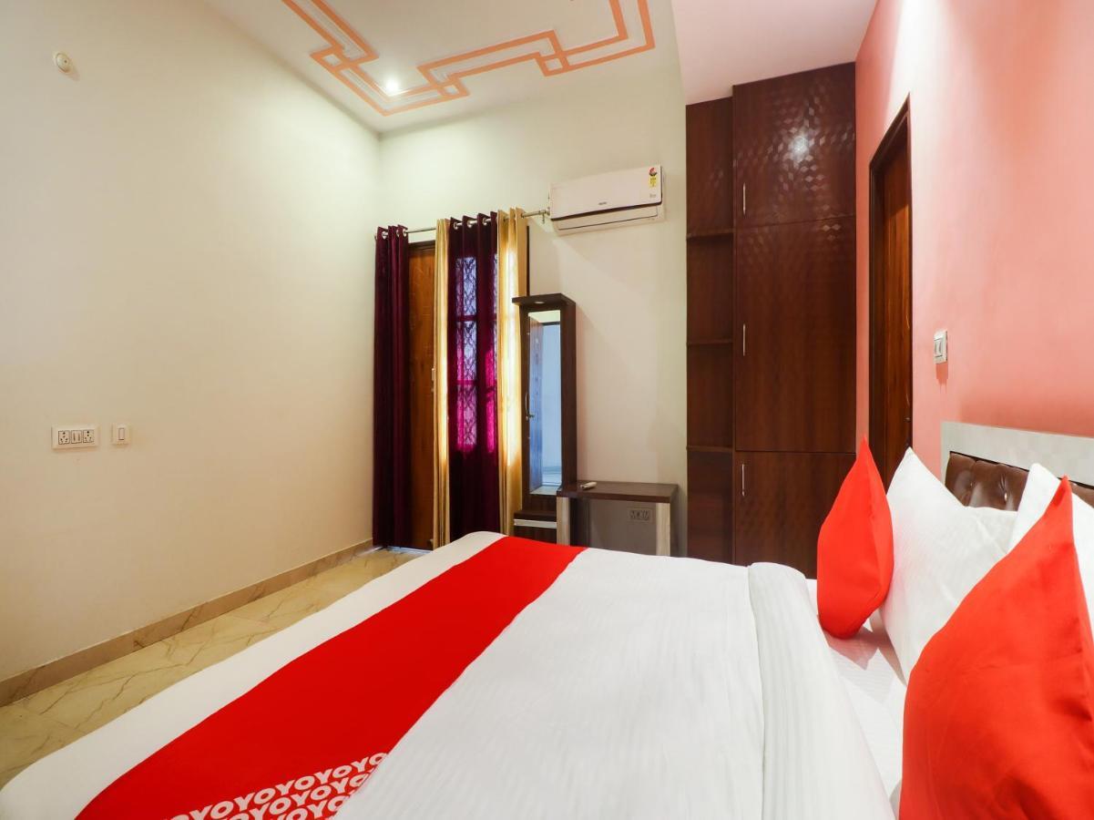 Oyo Lck1233 Rivaaj Palace لاكناو المظهر الخارجي الصورة