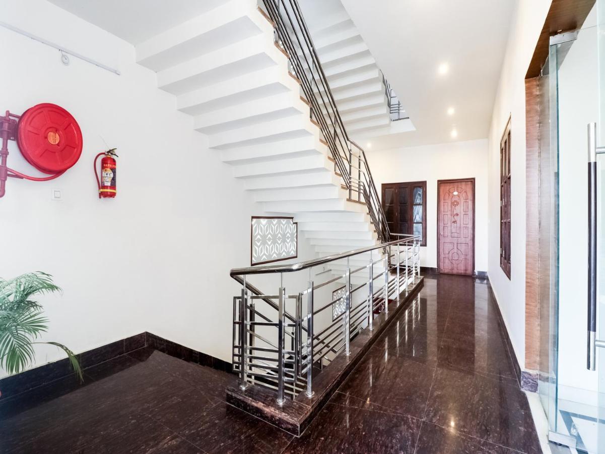 Oyo Lck1233 Rivaaj Palace لاكناو المظهر الخارجي الصورة