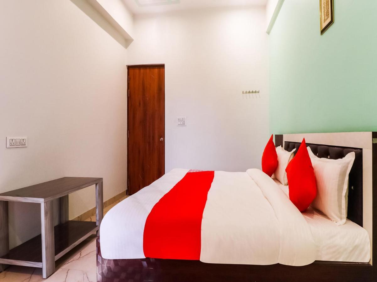 Oyo Lck1233 Rivaaj Palace لاكناو المظهر الخارجي الصورة