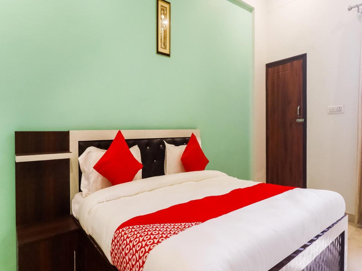 Oyo Lck1233 Rivaaj Palace لاكناو المظهر الخارجي الصورة
