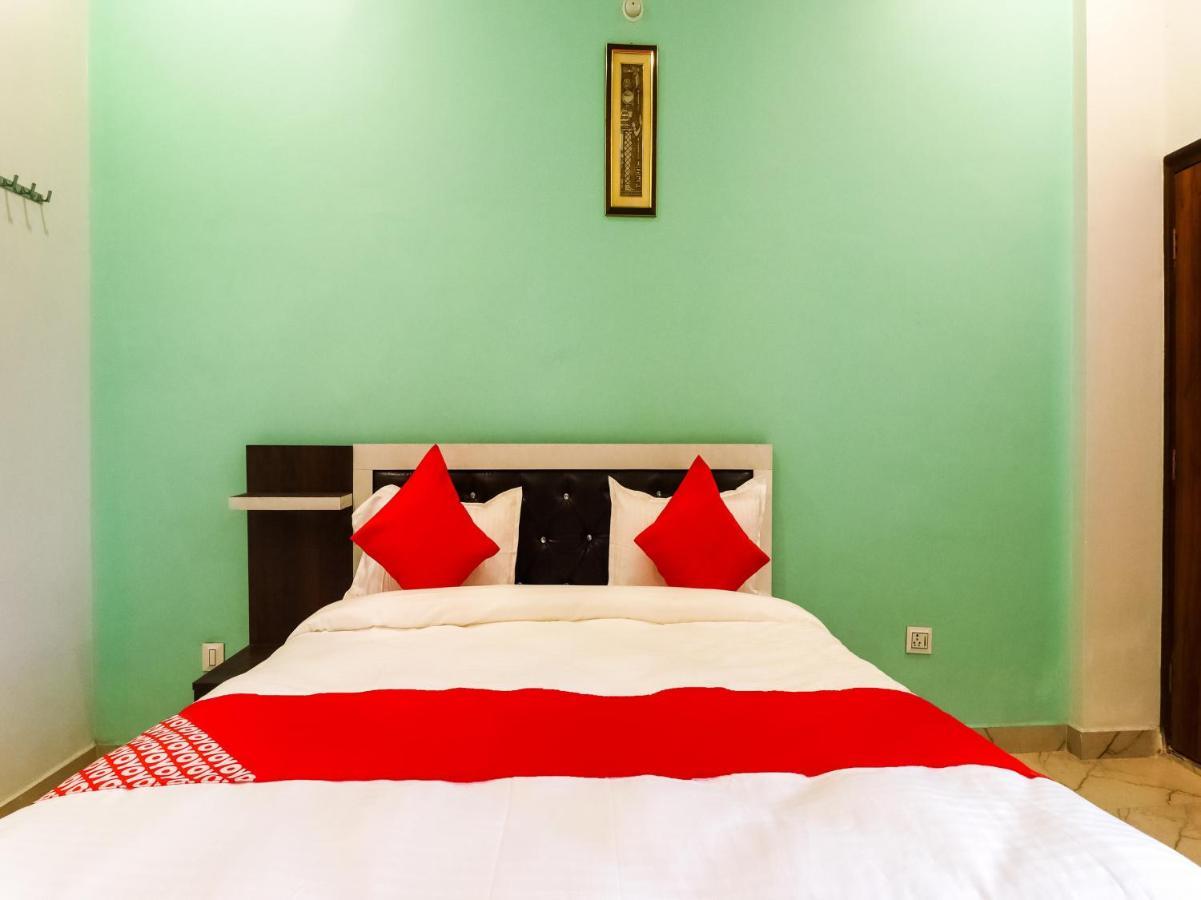Oyo Lck1233 Rivaaj Palace لاكناو المظهر الخارجي الصورة