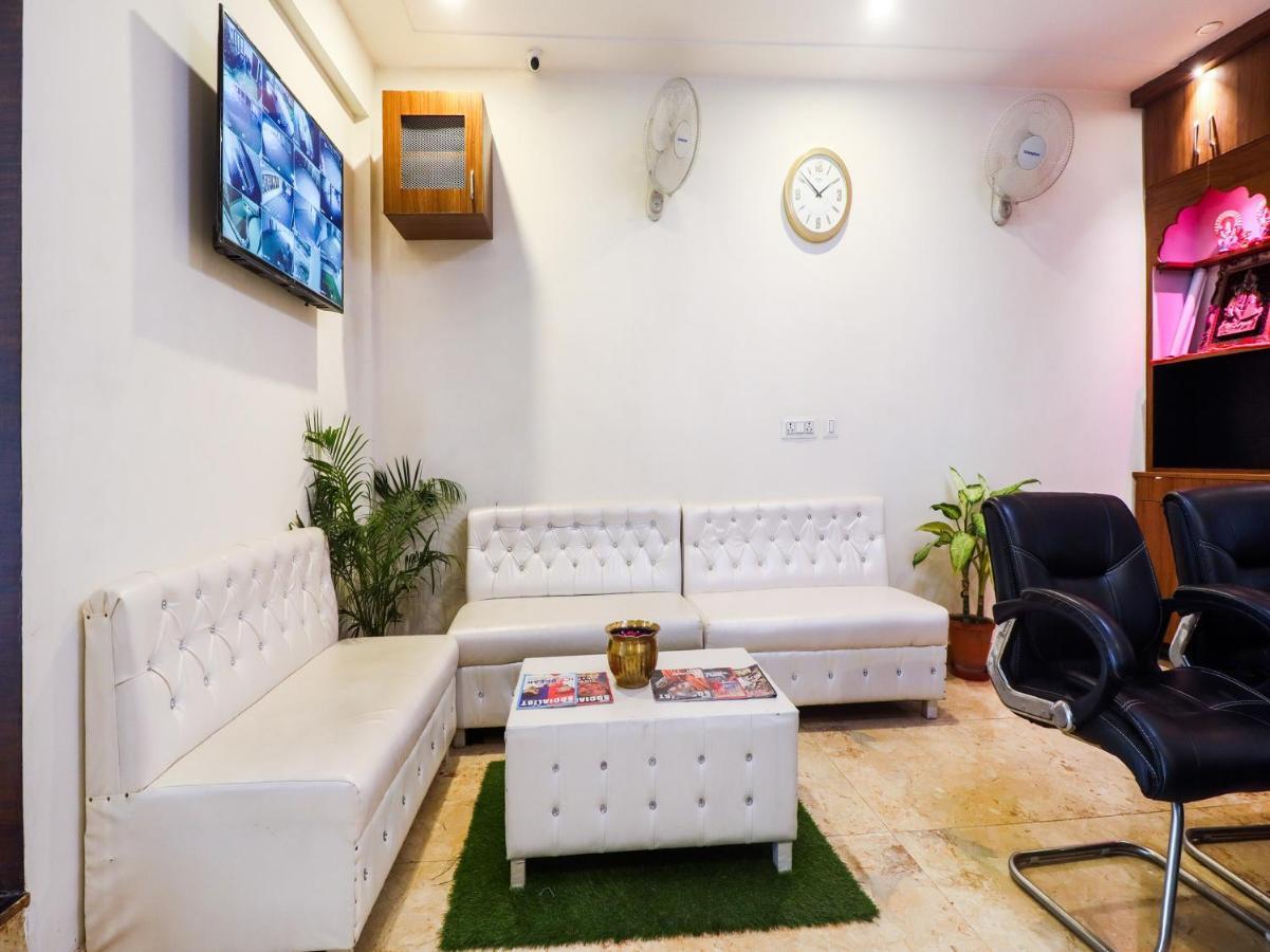 Oyo Lck1233 Rivaaj Palace لاكناو المظهر الخارجي الصورة